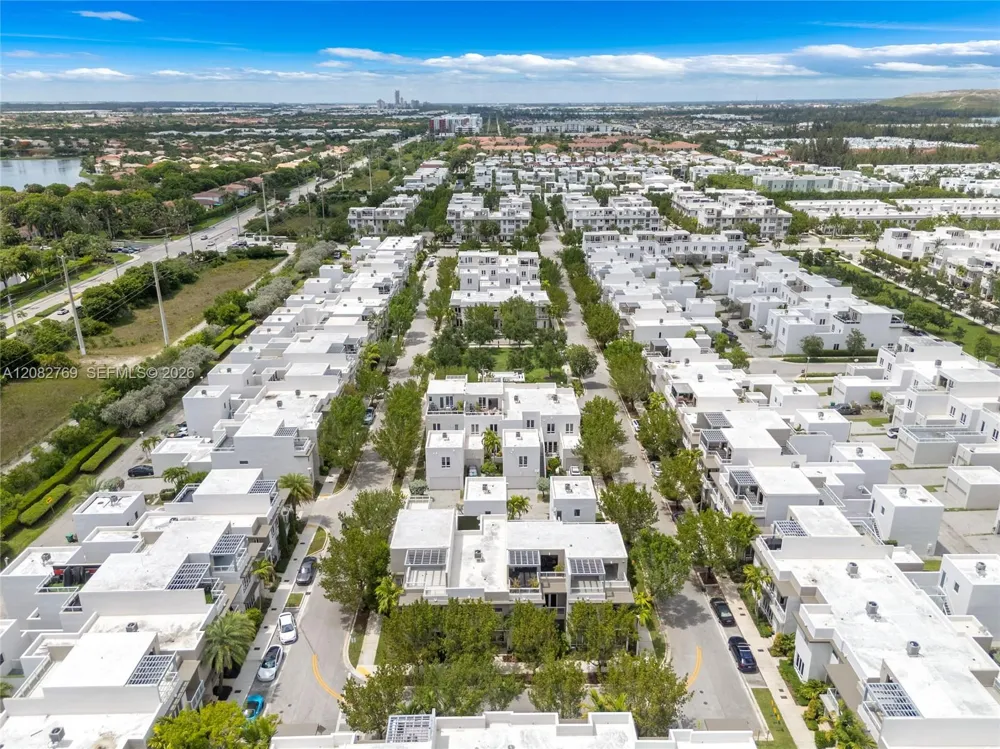 10545 NW 63rd Ter Doral, FL 33178