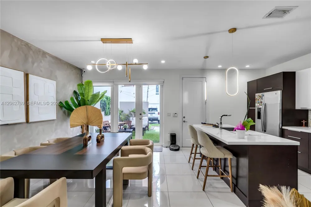 10545 NW 63rd Ter Doral, FL 33178