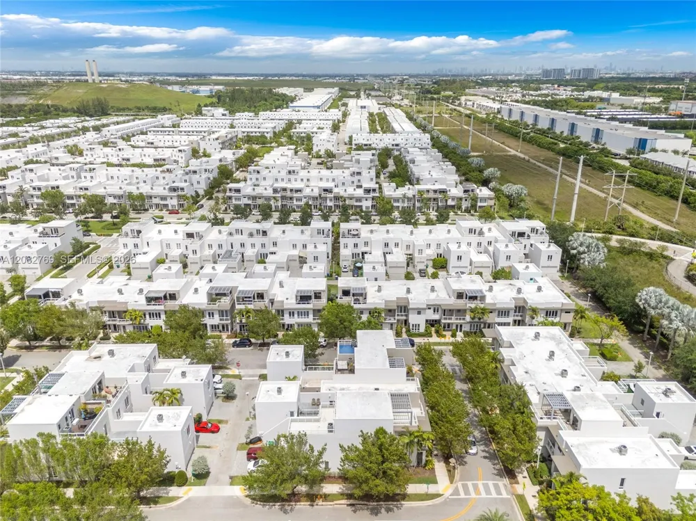10545 NW 63rd Ter Doral, FL 33178