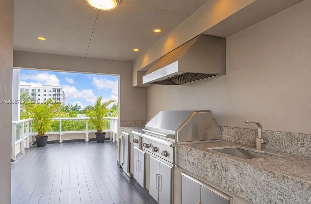 10545 NW 63rd Ter Doral, FL 33178