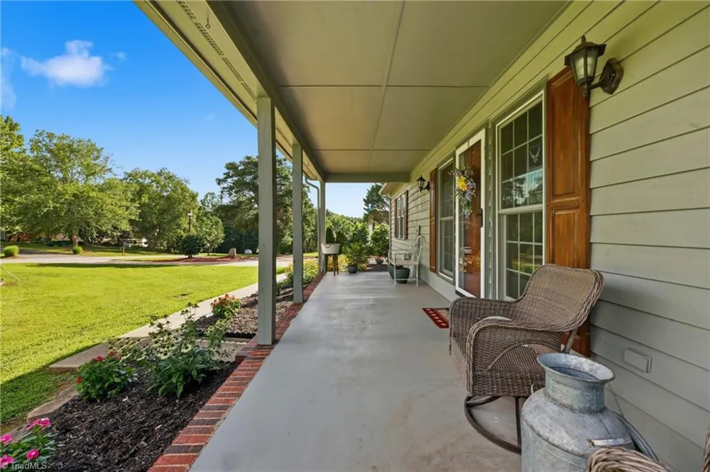 40 Candlewick Cove Drive Taylorsville, NC 28681