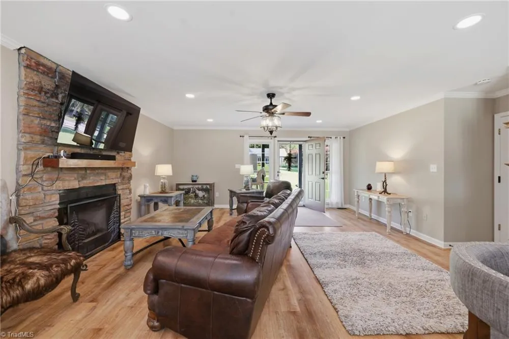 40 Candlewick Cove Drive Taylorsville, NC 28681