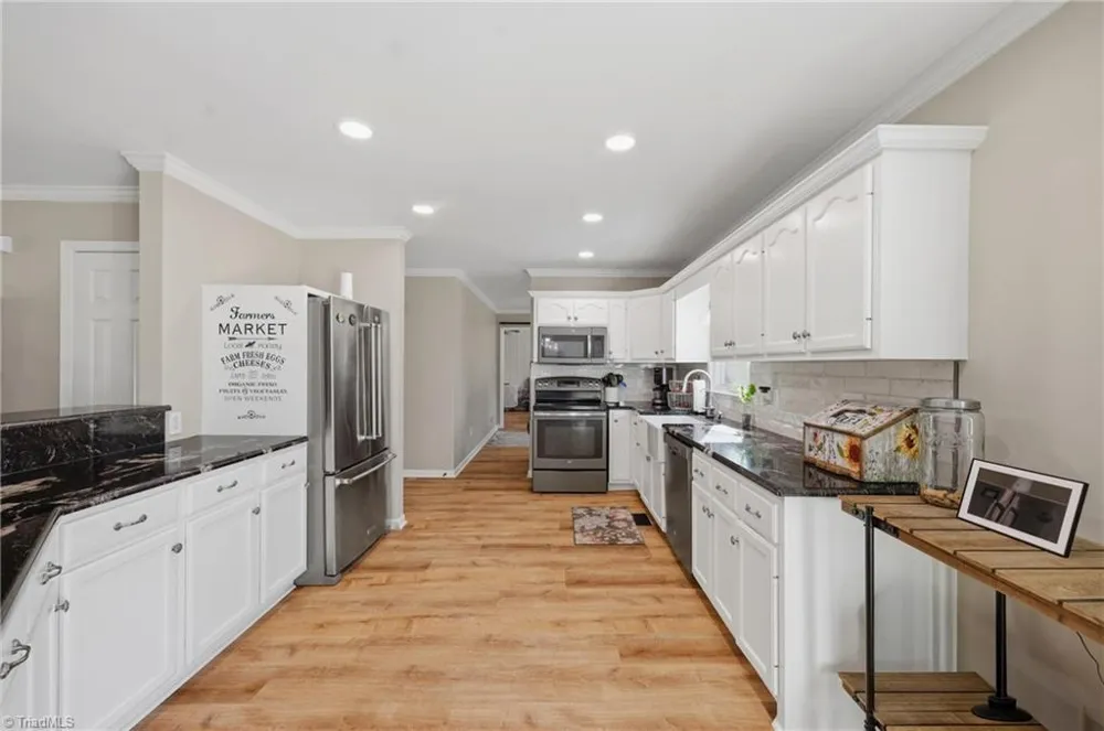 40 Candlewick Cove Drive Taylorsville, NC 28681