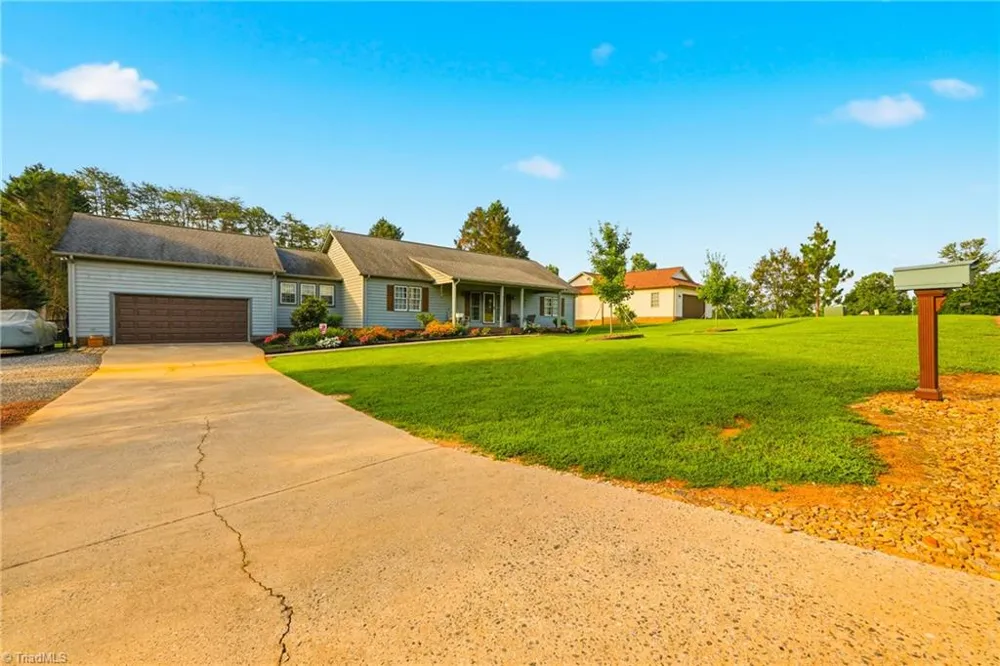 40 Candlewick Cove Drive Taylorsville, NC 28681