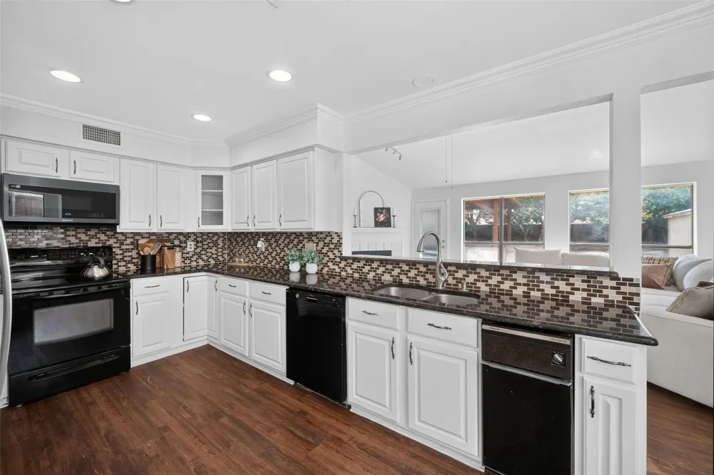 2914 Baron Drive Garland, TX 75040