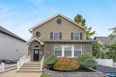 84 Vanderburgh Avenue