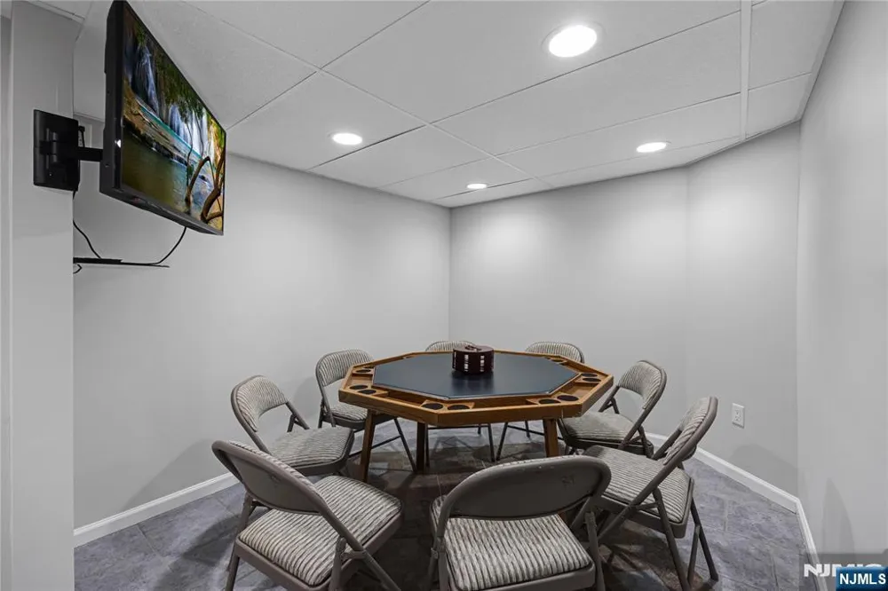 84 Vanderburgh Avenue Rutherford, NJ 07070