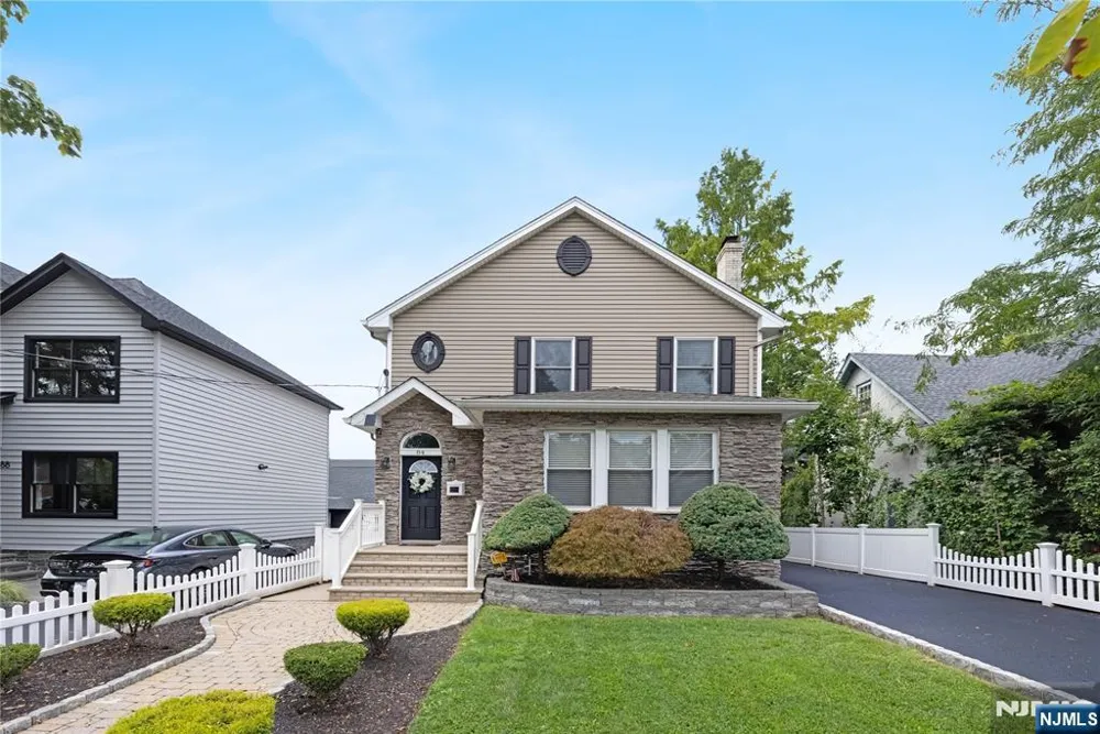 84 Vanderburgh Avenue Rutherford, NJ 07070