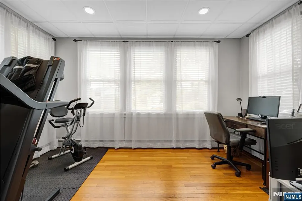 84 Vanderburgh Avenue Rutherford, NJ 07070