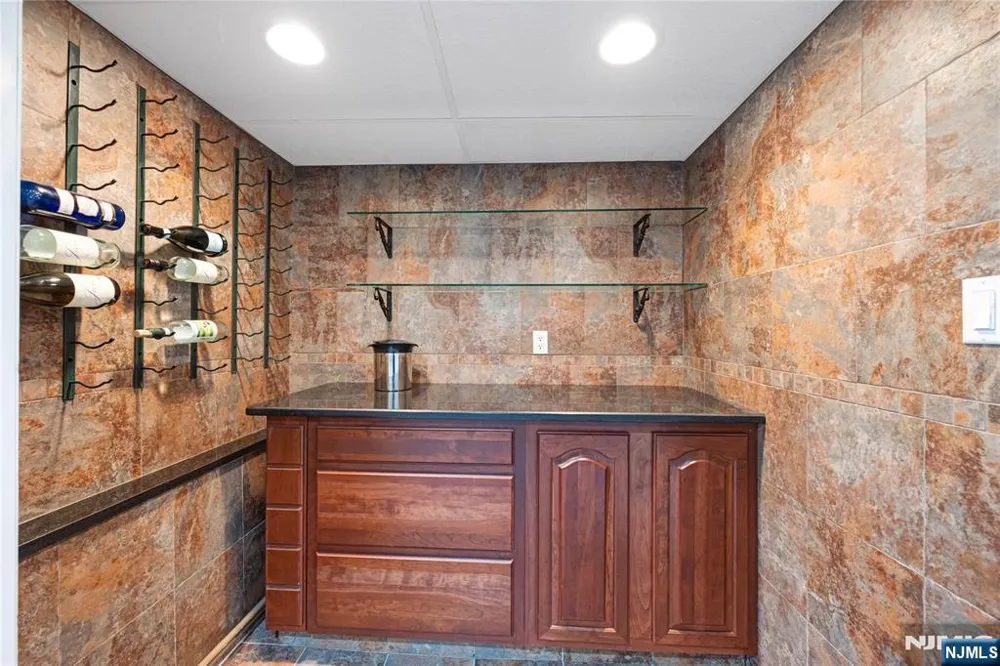 84 Vanderburgh Avenue Rutherford, NJ 07070