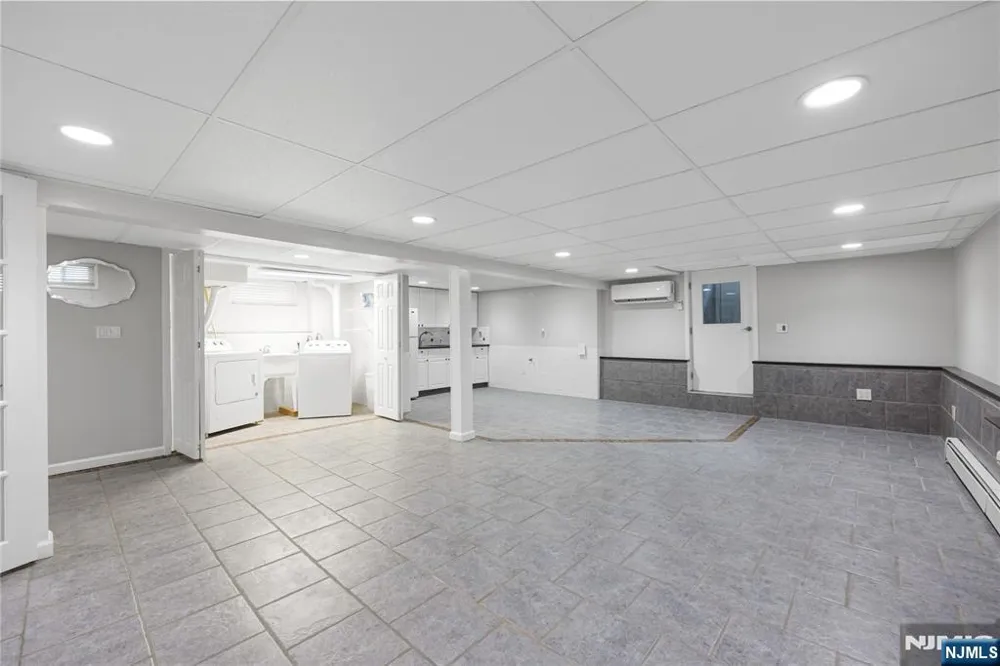 84 Vanderburgh Avenue Rutherford, NJ 07070