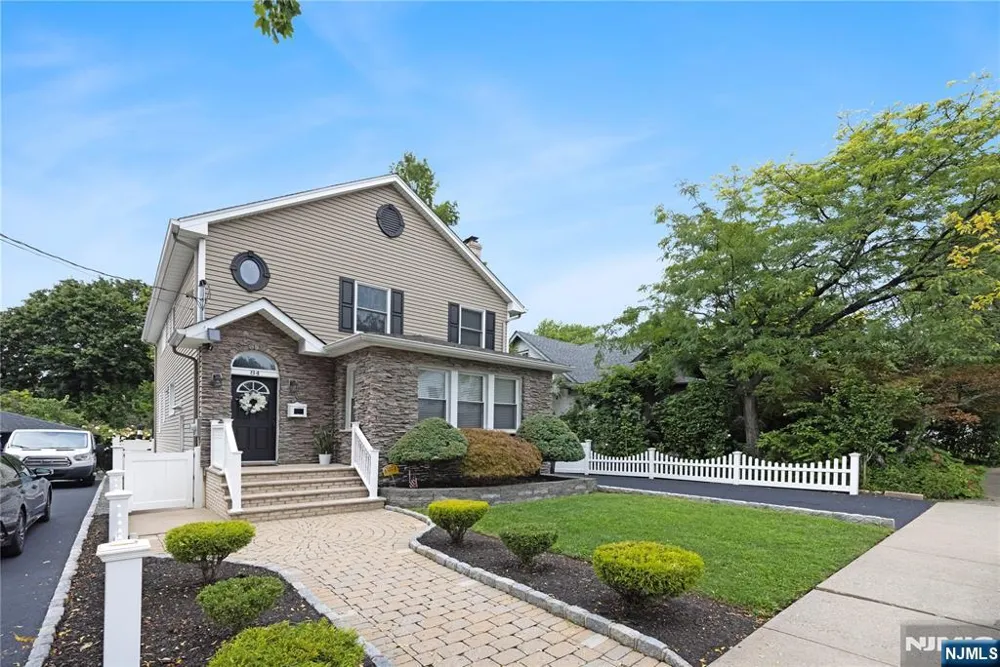 84 Vanderburgh Avenue Rutherford, NJ 07070