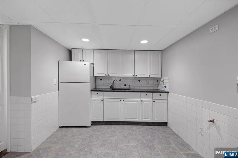 84 Vanderburgh Avenue Rutherford, NJ 07070