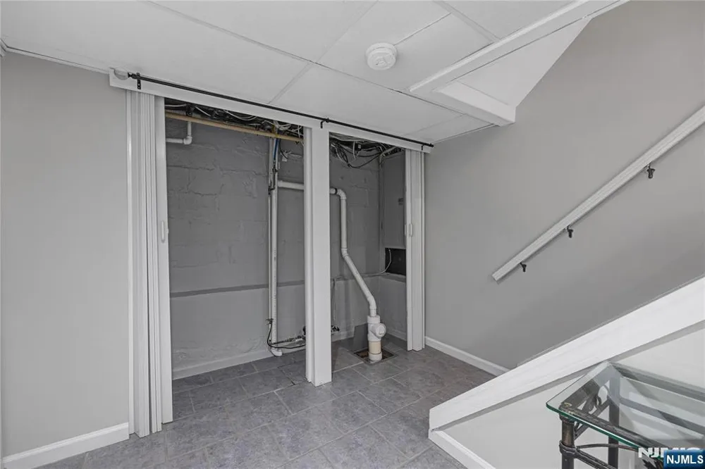 84 Vanderburgh Avenue Rutherford, NJ 07070