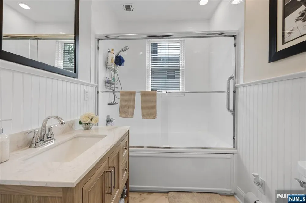 84 Vanderburgh Avenue Rutherford, NJ 07070