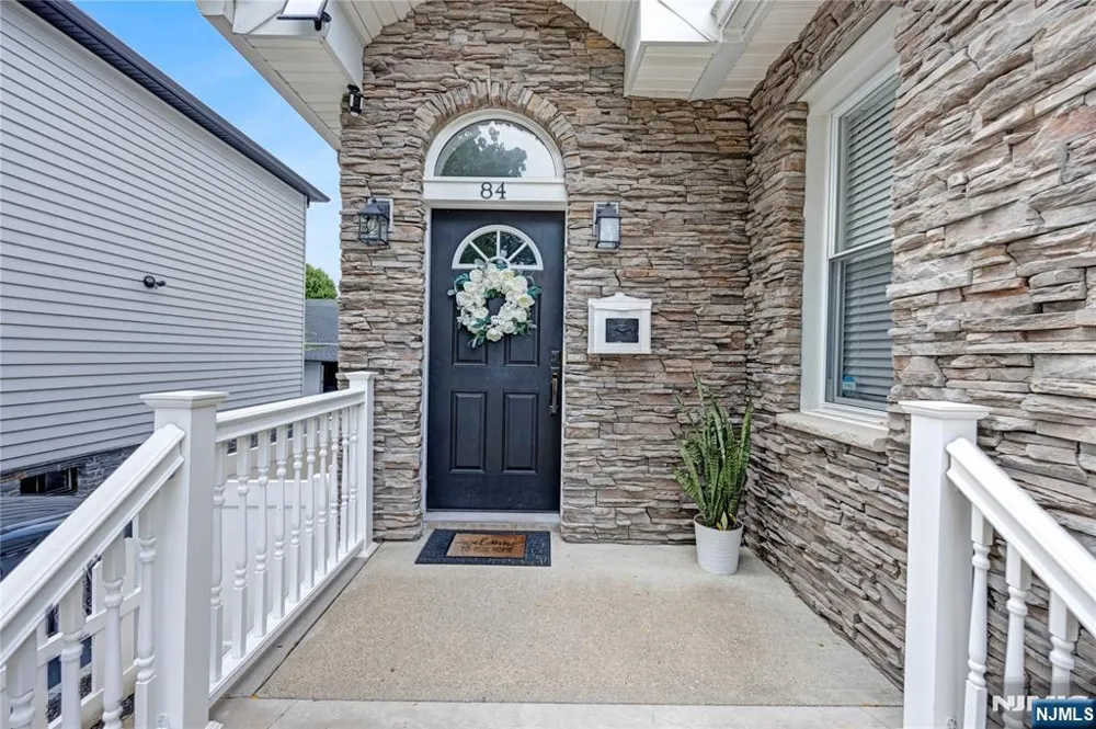 84 Vanderburgh Avenue Rutherford, NJ 07070