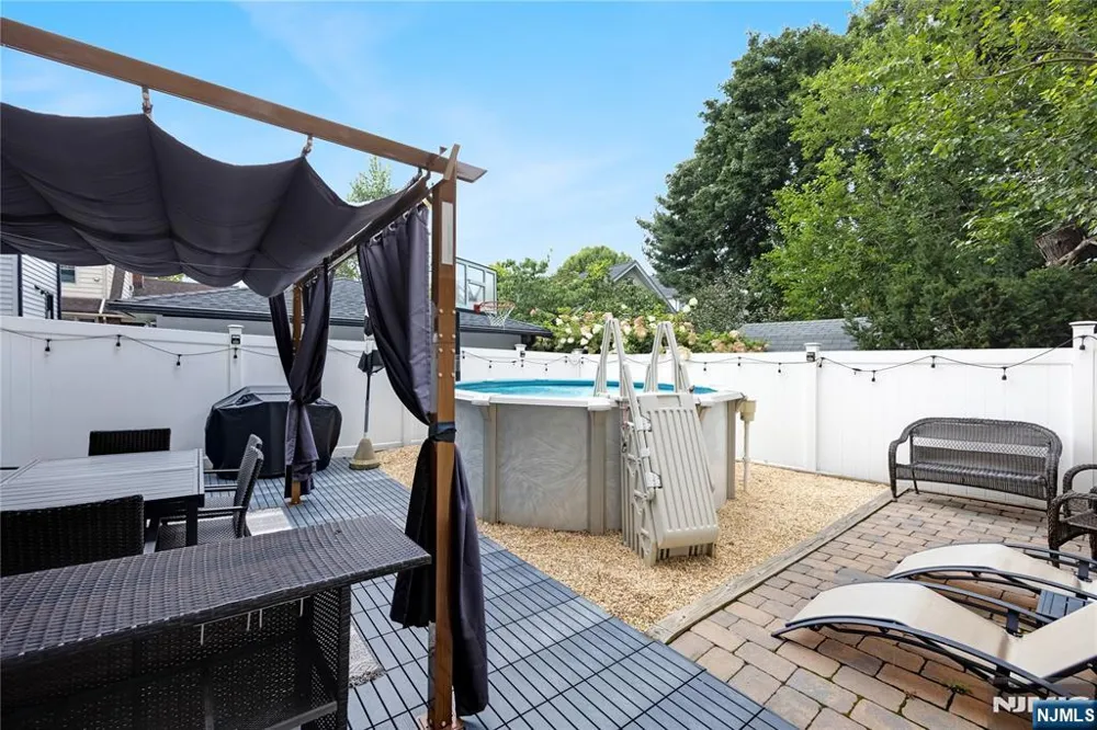 84 Vanderburgh Avenue Rutherford, NJ 07070