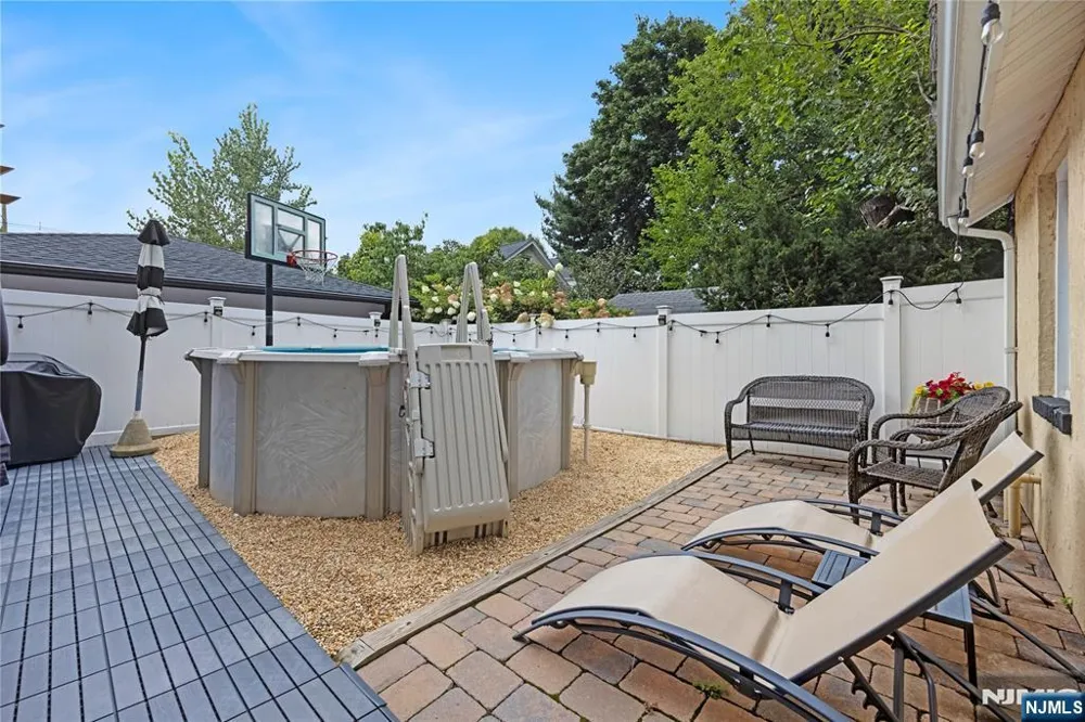 84 Vanderburgh Avenue Rutherford, NJ 07070