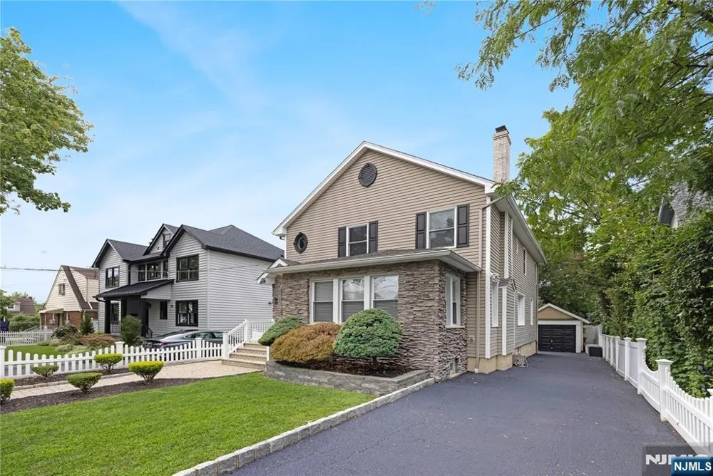84 Vanderburgh Avenue Rutherford, NJ 07070