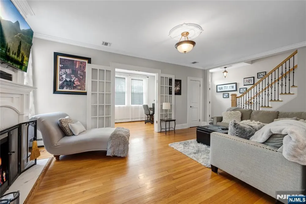 84 Vanderburgh Avenue Rutherford, NJ 07070