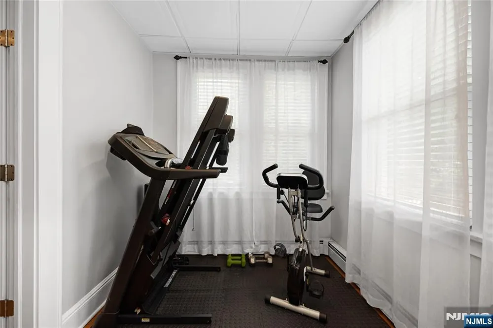 84 Vanderburgh Avenue Rutherford, NJ 07070