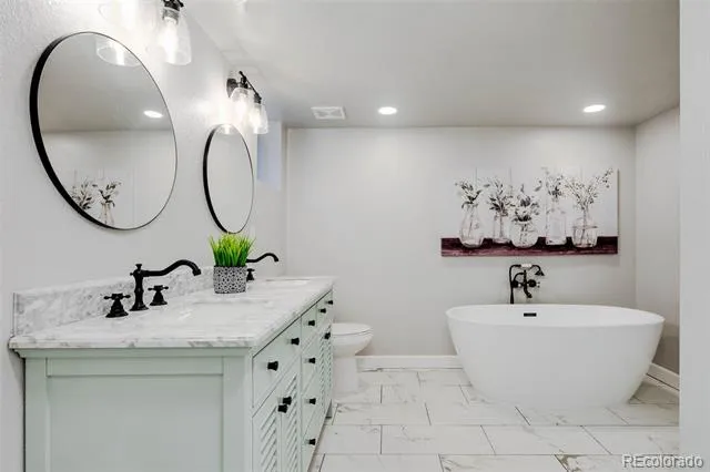 2615 W Caithness Place Denver, CO 80211