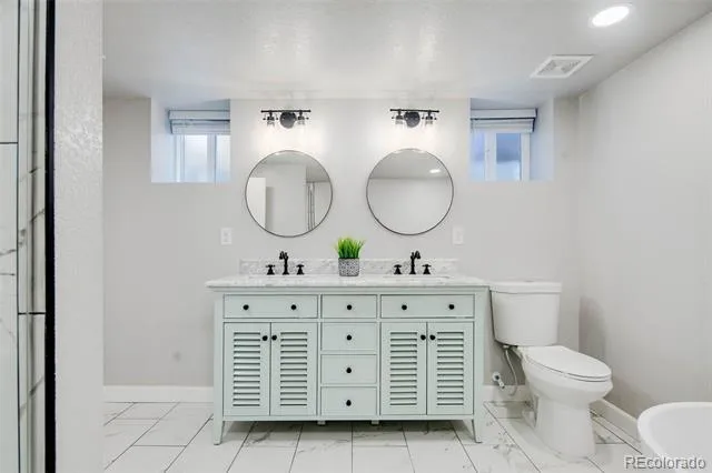 2615 W Caithness Place Denver, CO 80211