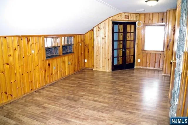 31 Brook Avenue 2 Wallington, NJ 07057