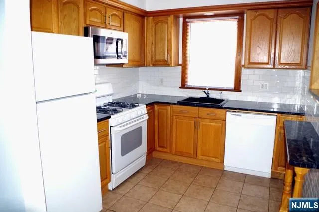 31 Brook Avenue 2 Wallington, NJ 07057