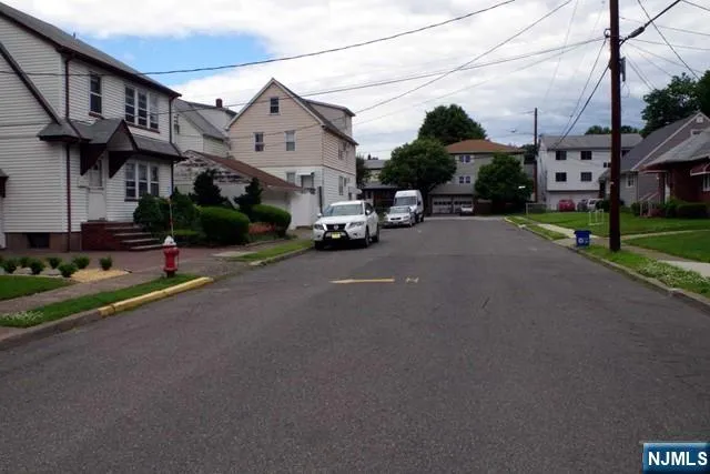 31 Brook Avenue 2 Wallington, NJ 07057