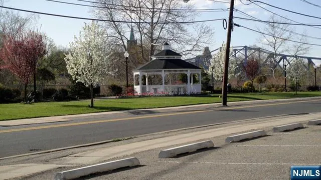 31 Brook Avenue 2 Wallington, NJ 07057
