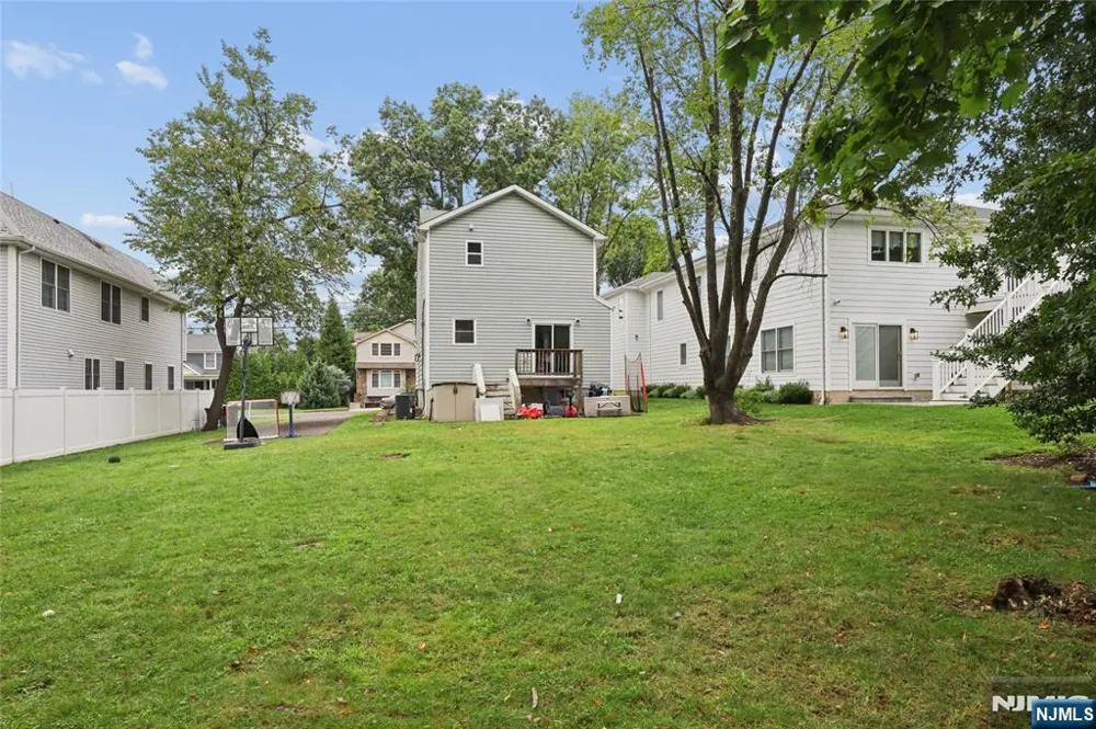 56 Hallberg Avenue Bergenfield, NJ 07621