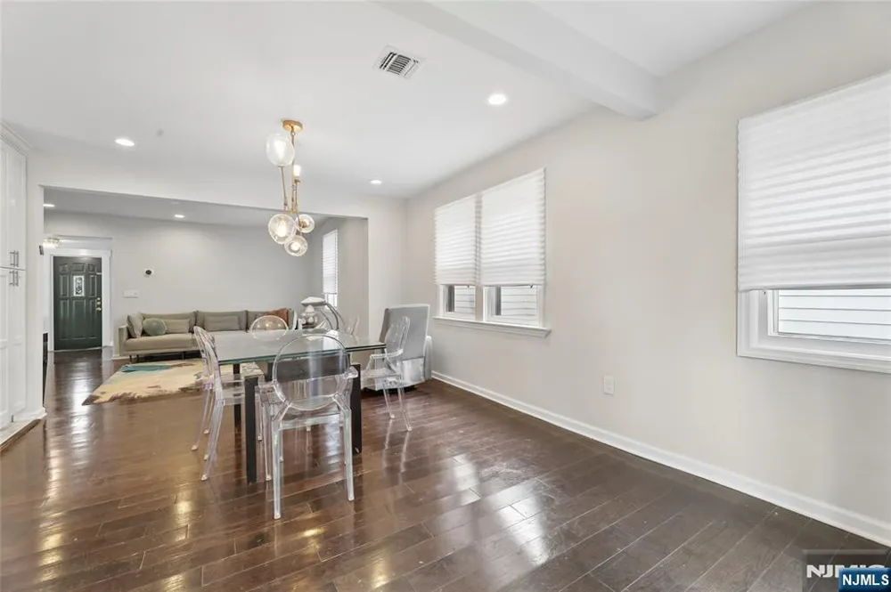 56 Hallberg Avenue Bergenfield, NJ 07621