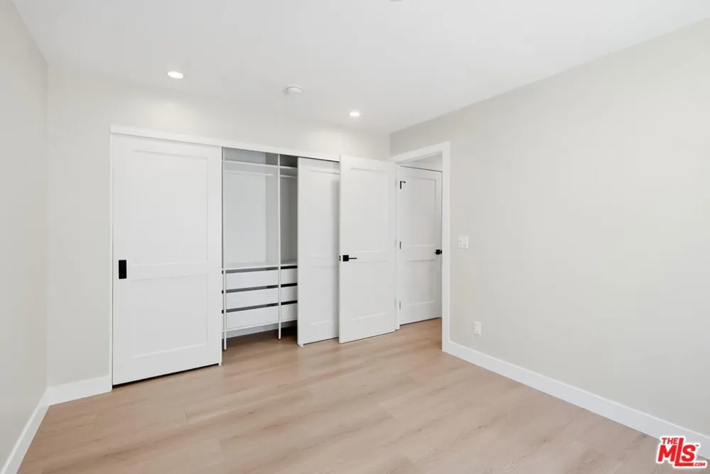 23906 Mobile Street Los Angeles, CA 91307