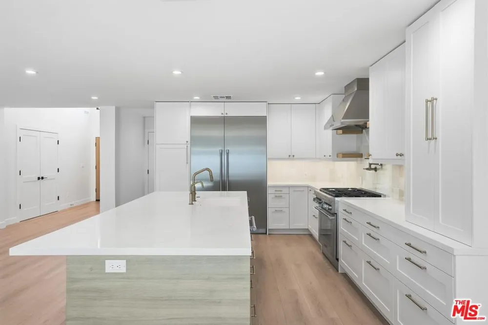 23906 Mobile Street Los Angeles, CA 91307