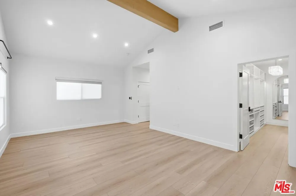 23906 Mobile Street Los Angeles, CA 91307