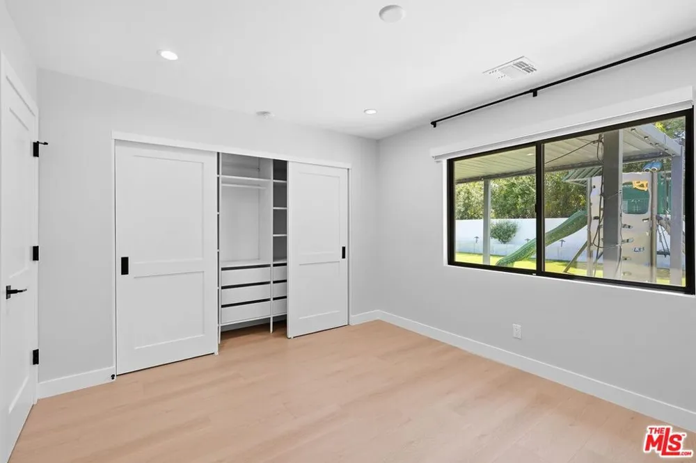 23906 Mobile Street Los Angeles, CA 91307