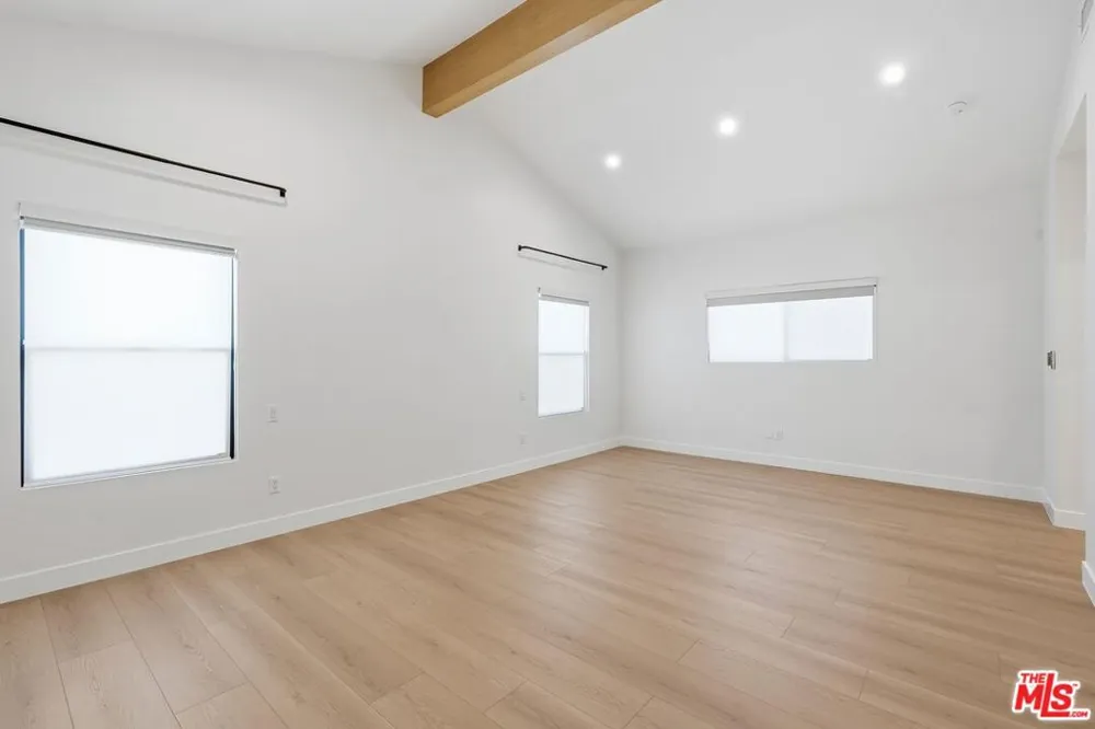 23906 Mobile Street Los Angeles, CA 91307