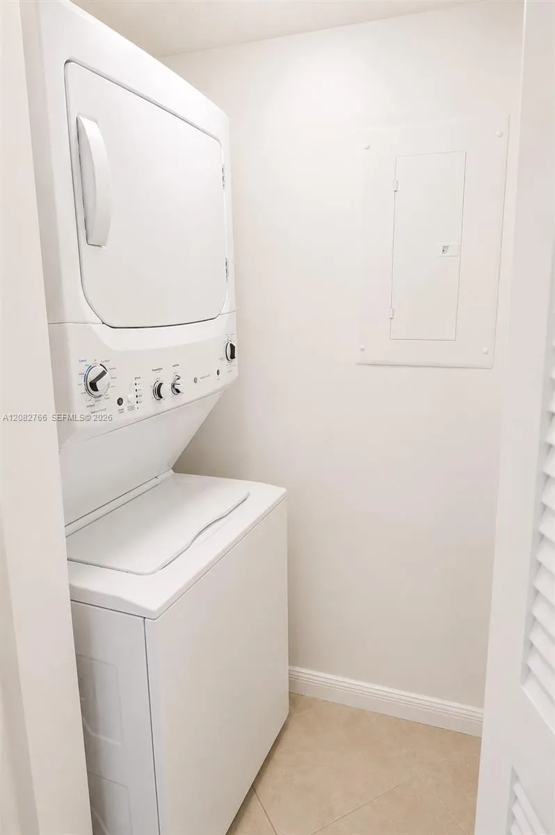 2600 S University Dr #110 Davie, FL 33328