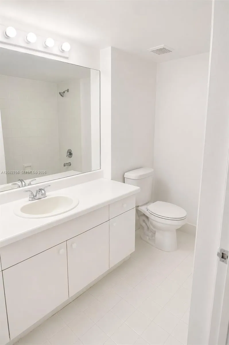 2600 S University Dr #110 Davie, FL 33328