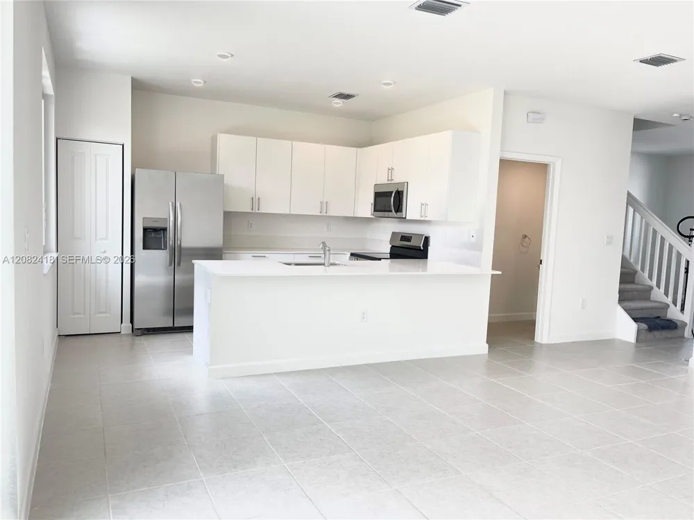 1427 1427 SE 7 TER #1427 Homestead, FL 33034