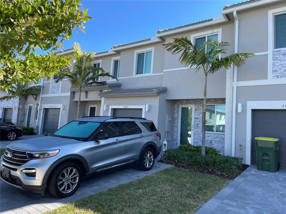 1427 1427 SE 7 TER #1427 Homestead, FL 33034