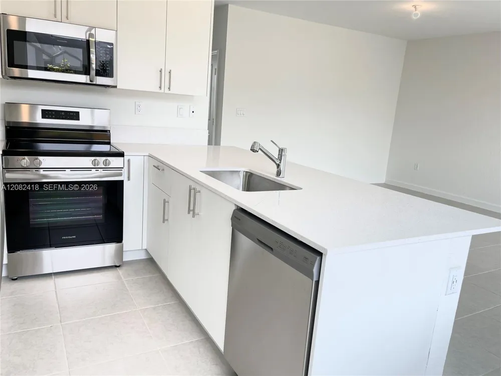 1427 1427 SE 7 TER #1427 Homestead, FL 33034