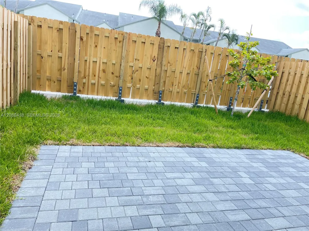 1427 1427 SE 7 TER #1427 Homestead, FL 33034