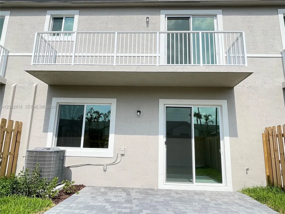 1427 1427 SE 7 TER #1427 Homestead, FL 33034