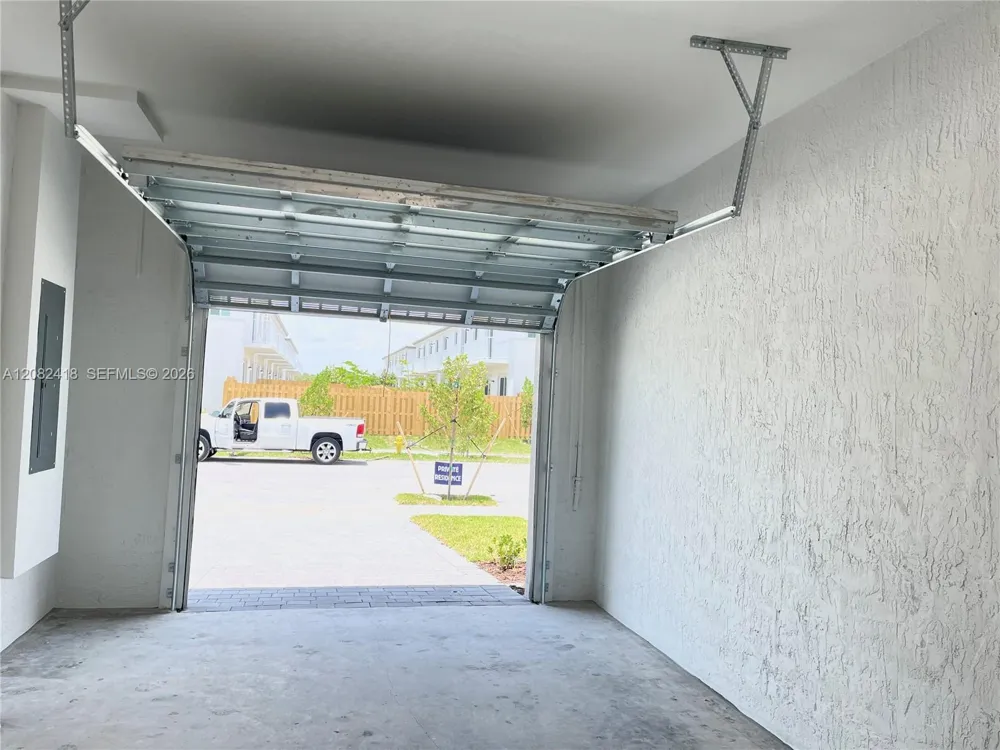 1427 1427 SE 7 TER #1427 Homestead, FL 33034