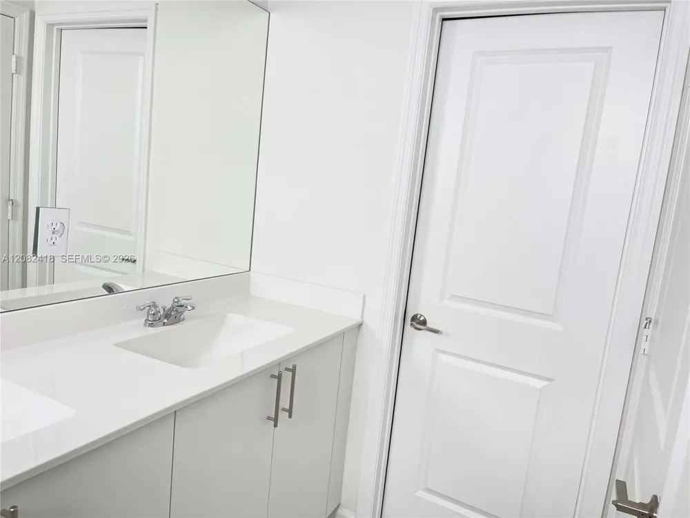 1427 1427 SE 7 TER #1427 Homestead, FL 33034