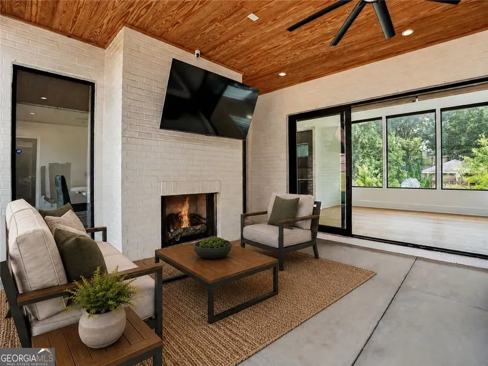 1192 Bernadette LN NE Atlanta, GA 30329