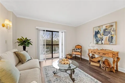 1800 Clairmont Lake #426