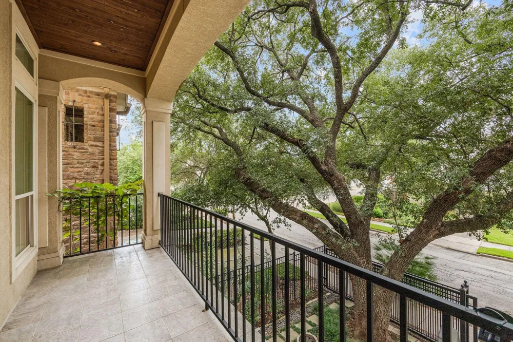1518 W Clay Street Houston, TX 77019